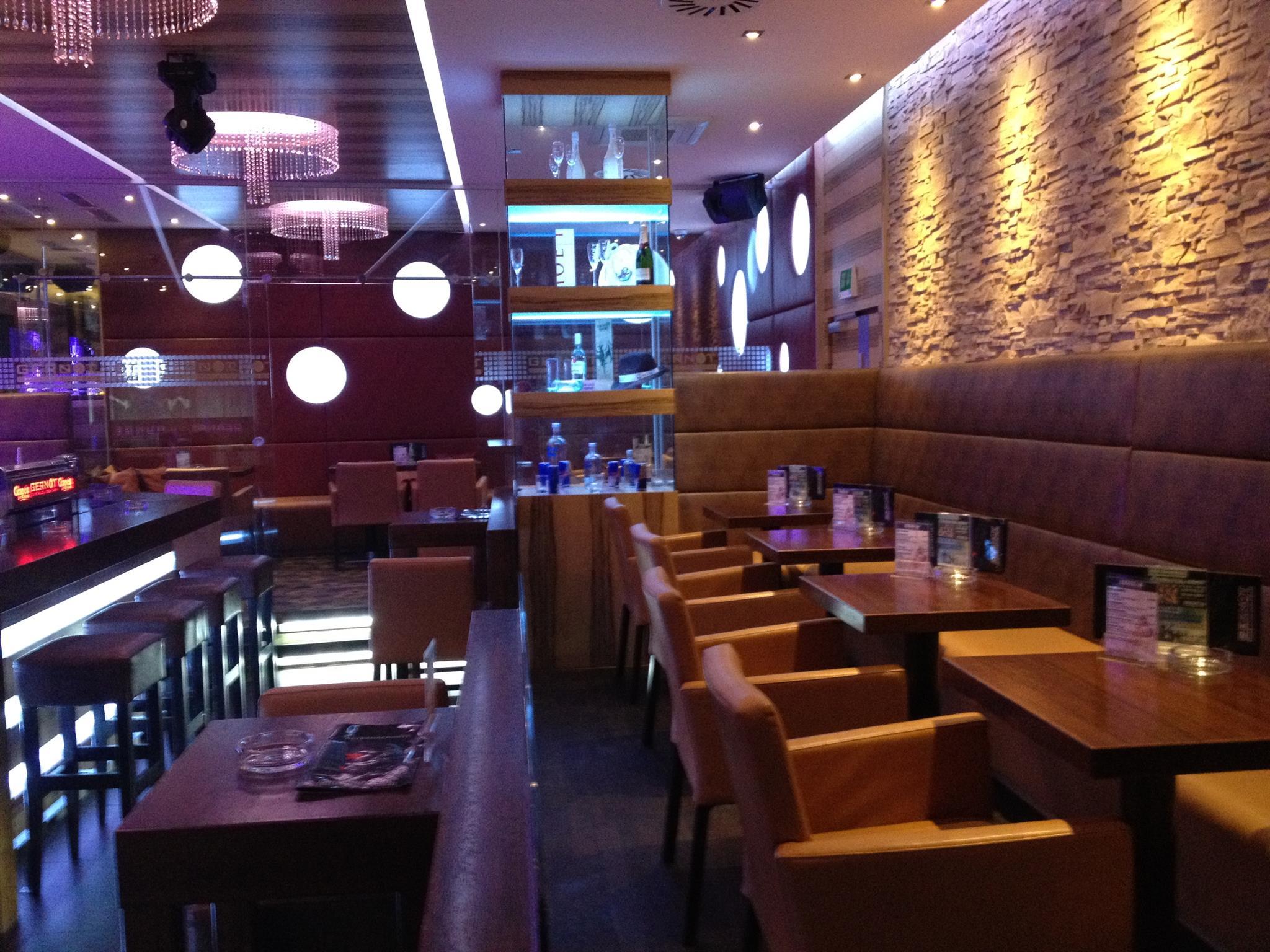 Gernot - Cafe, Lounge, Bar